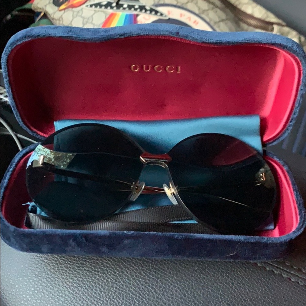 Gucci sunglasses round and large